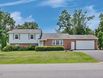 Property at 109 Oakwood Drive, Glenville, NY 12302