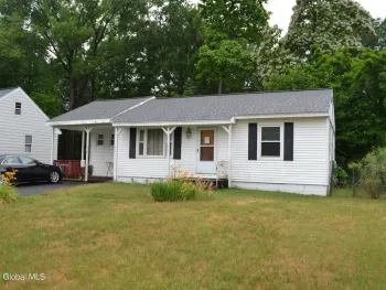 Property at 42 Oakwood Drive, Colonie, NY 12205
