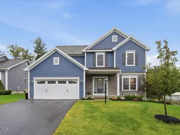 Property at 7 Cragmoor Lane, Colonie, NY 12205