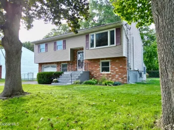 Property at 29 Myers Court, Colonie, NY 12205