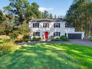 Property at 3 Locust Lane, Colonie, NY 12211