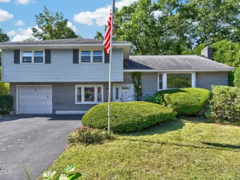 Property at 618 Via Ponderosa, Schenectady, NY 12303
