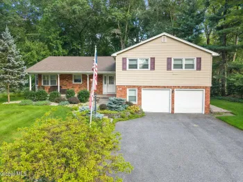 Property at 113 Mohawk Drive, Guilderland, NY 12303