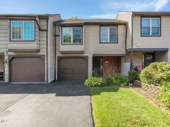 Property at 15 Kensington Square, Cohoes, NY 12047