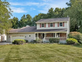 Property at 261 Autumn Run, Rotterdam, NY 12306