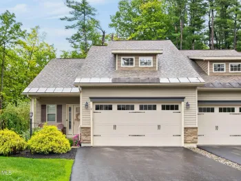 Property at 3 Canterbury Lane, Bethlehem, NY 12054