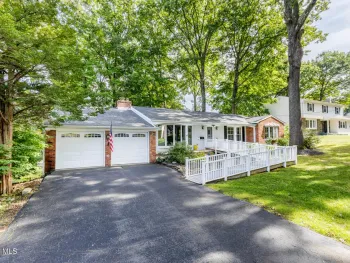 Property at 105 Acorn Drive, Glenville, NY 12302