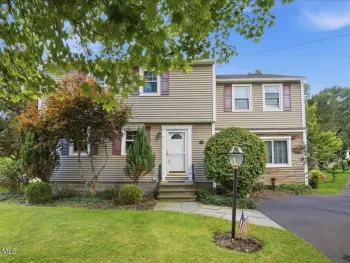 Property at 1 Hillview Court, North Greenbush, NY 12198