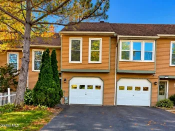 Property at 3 Kimberly Court, Clifton Park, NY 12065