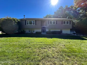 Property at 304 Grooms Road, Halfmoon, NY 12065