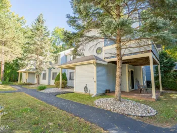 Property at 214 Yorktown Drive, Halfmoon, NY 12065