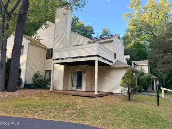 Property at 212 Yorktown Drive, Halfmoon, NY 12065