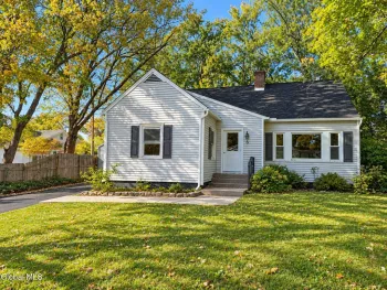 Property at 6 Alflo Circle, Glenville, NY 12302