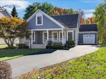 Property at 39 Victoria Way, Albany, NY 12209
