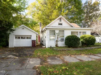 Property at 2 S Hollywood Avenue, Gloversville, NY 12078