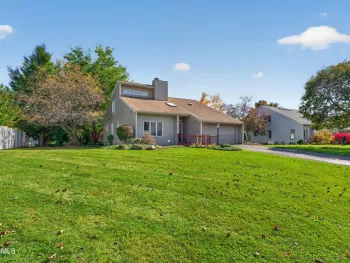 Property at 6 Cord Drive, Colonie, NY 12110