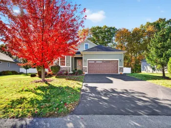 Property at 5 Highcroft Court, Schenectady, NY 12309