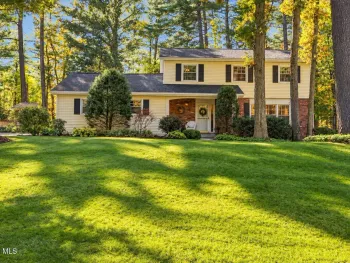 Property at 8 Bonnie Drive, Guilderland, NY 12084