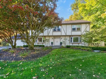 Property at 20 Axbridge Lane, Bethlehem, NY 12054