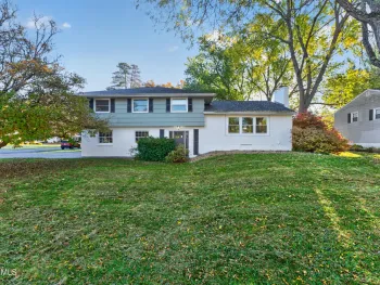 Property at 14 Compton Place, Glenville, NY 12302