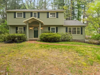 Property at 17 Belmonte Lane, Clifton Park, NY 12065