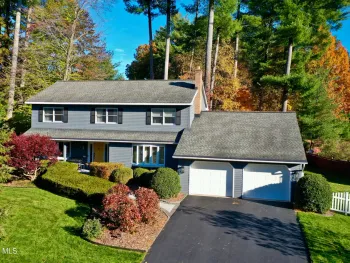 Property at 3 Eagle Trace, Clifton Park, NY 12019