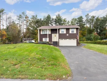 Property at 7 Fawn Drive, Milton, NY 12020