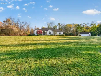 Property at 3 Hunter Hill Road, Clifton Park, NY 12019