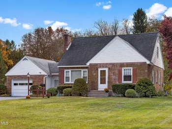 Property at 13 Droms Rd Ext, Glenville, NY 12302