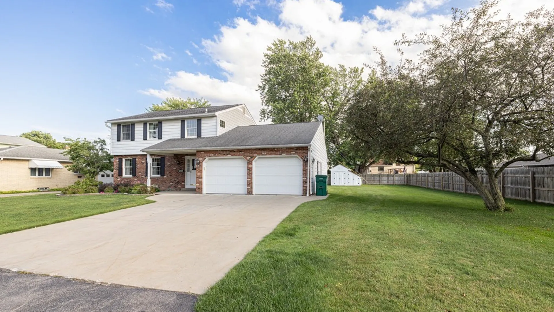 Property at 4241 Elmwood Avenue, Hamburg, NY 14219 3