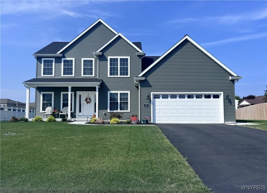 Property at 28 Deepwood Place, Lancaster, NY 14086
