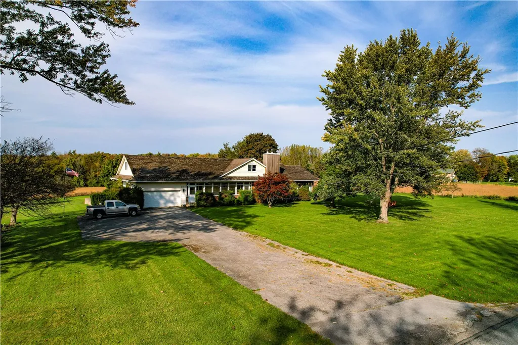 Property at 6195 Sweetland Road, Stafford, NY 14143