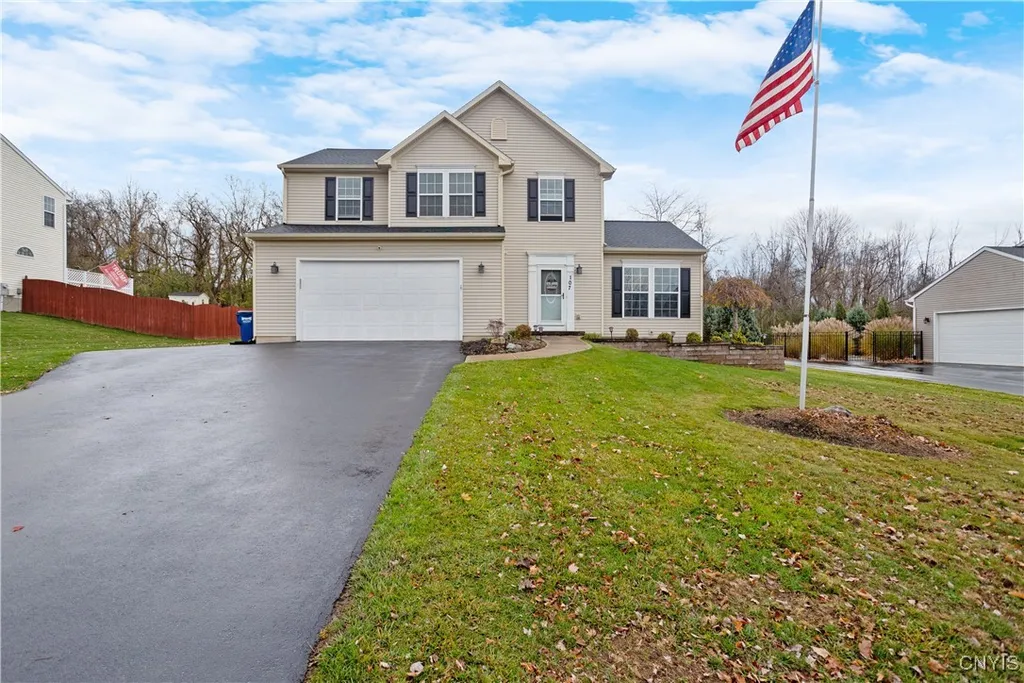Property at 107 Shetland Place, Camillus, NY 13164