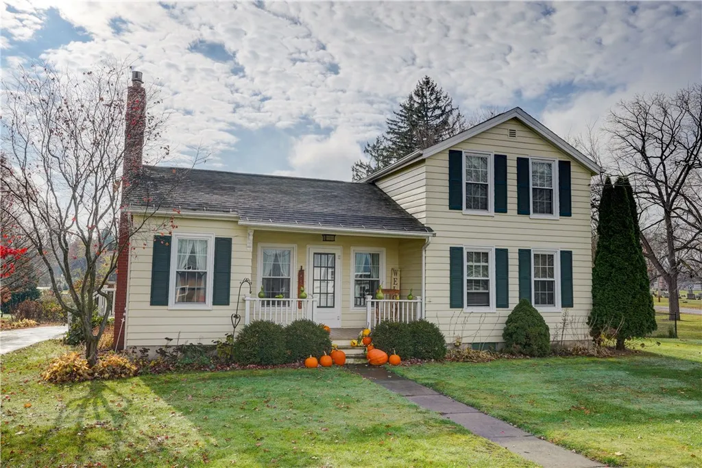 Property at 6 Maple Avenue, Elba, NY 14058