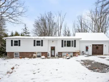 Property at 24 Pratt Road, Manchester, NY 14504