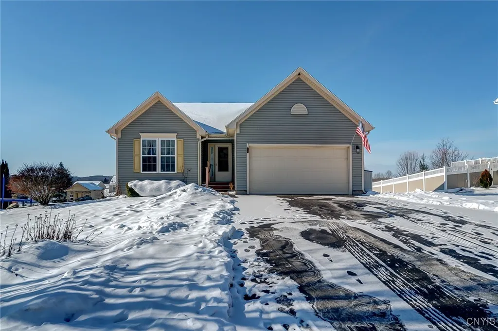 Property at 154 Golden Meadows Way, Camillus, NY 13164