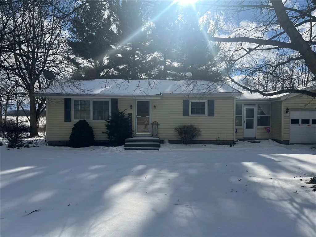 Property at 6514 Main Road, Stafford, NY 14143