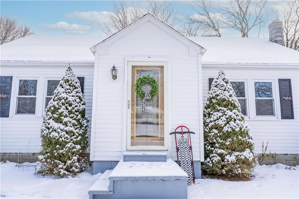 Property at 93 Canandaigua Street, Manchester, NY 14537