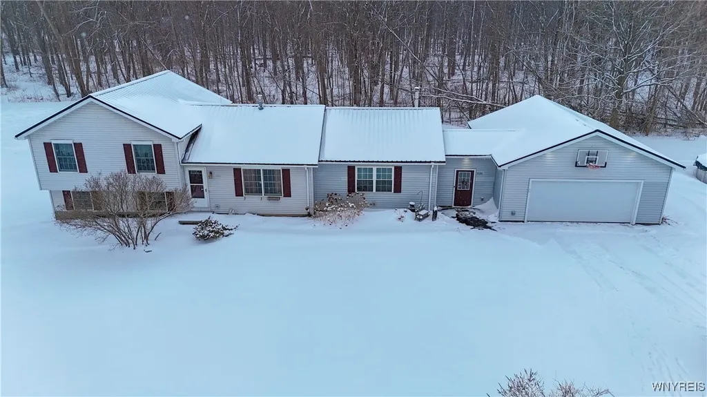 Property at 7130 Lyman Road, Bergen, NY 14416