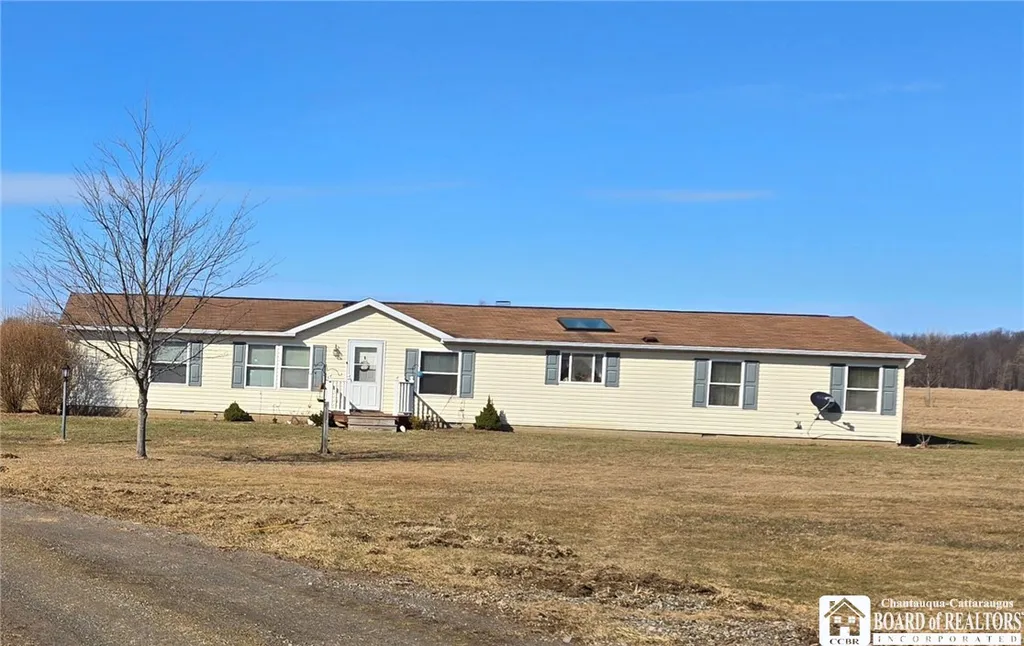 Property at 2940 W Sheridan Road, Sheridan, NY 14048