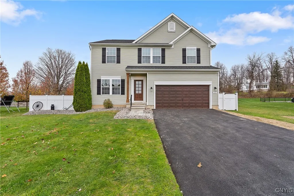 Property at 113 Big Bend Way, Camillus, NY 13164