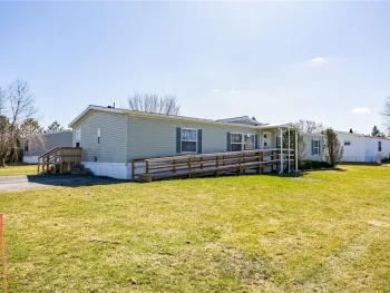 Property at 1007 Lamoka Park, Manchester, NY 14548