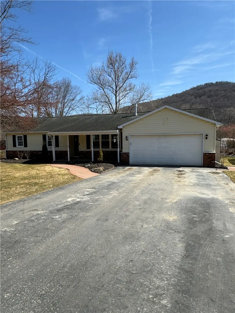Property at 7 Neil Drive, Bradford Town, PA 16701