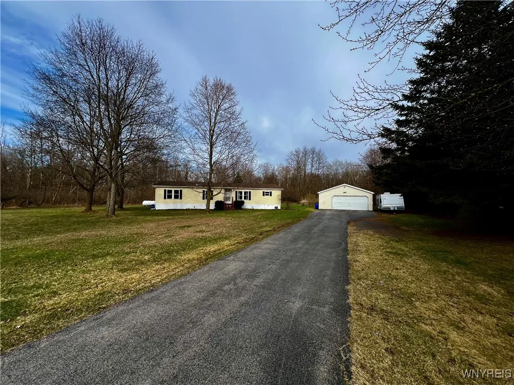 Property at 3513 Checkered Tavern Road, Hartland, NY 14094