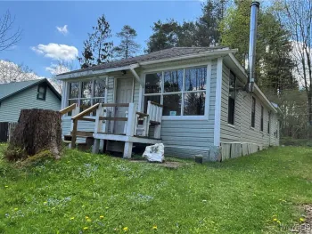Property at 34 S Parkway Drive, Java, NY 14009