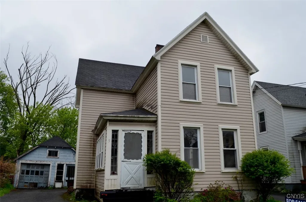 Property at 5 Oatley Avenue, Whitestown, NY 13495