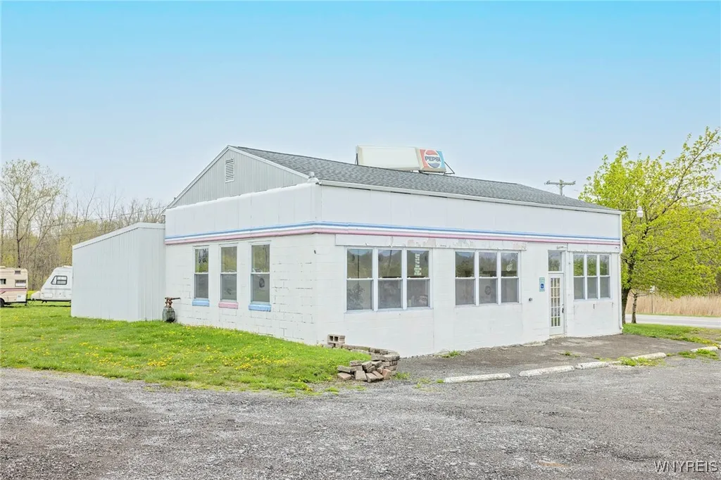 Property at 6287 Telephone Road, Pavilion, NY 14525