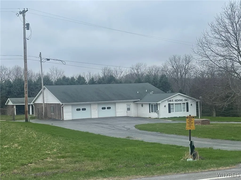 Property at 1068 Meiser Road, Alabama, NY 14036