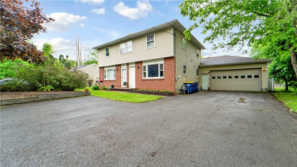 Property at 7 Bennett Avenue, East Bloomfield, NY 14469