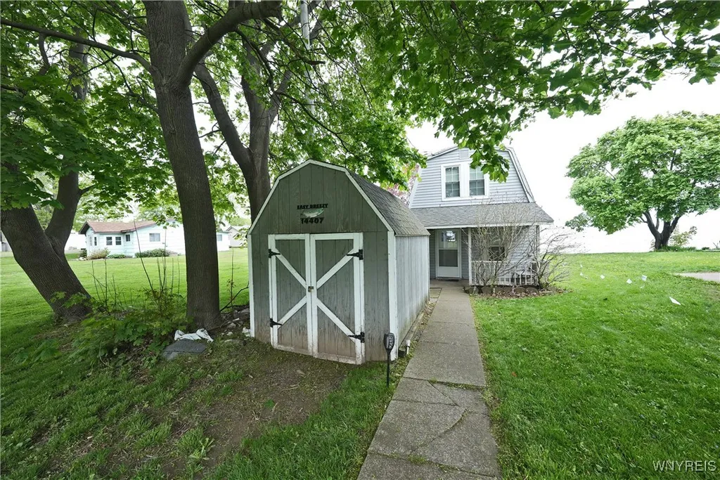 Property at 14407 Lakeshore Road, Carlton, NY 14477